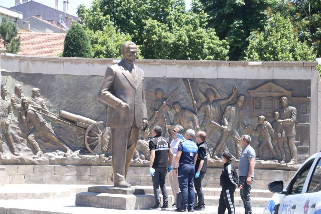 Atatürk Anıtı'na baltayla saldıran alçakların ifadeleri ortaya çıktı: ‘Ben Mesih’im pişman değilim 1